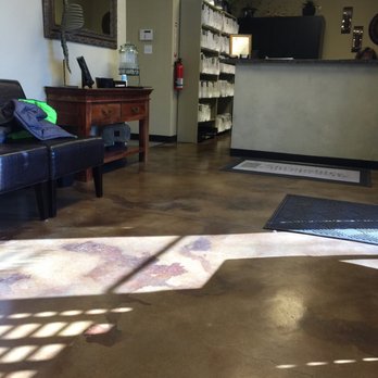 Shropshire Kristal DC - The lobby - Chiropractors Near Me - Bakersfield, California