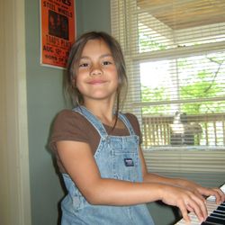 Blue Ridge Music - Piano instruction at Blue Ridge Music inspires confidence