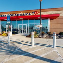 Bank of America Financial Center - Storefront