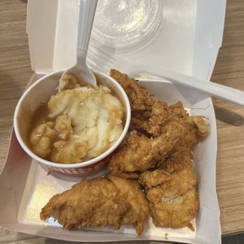 Jollibee - 3pc Chicken Tenders Combo - Fast Food Near Me - Delano, California Jollibee - 3pc Chicken Tenders Combo - Fast Food Near Me - Delano, California