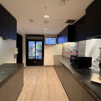 Aloft by Marriott Sunnyvale - Snacks/drinks, microwave & water - Hotels Near Me - Sunnyvale, California