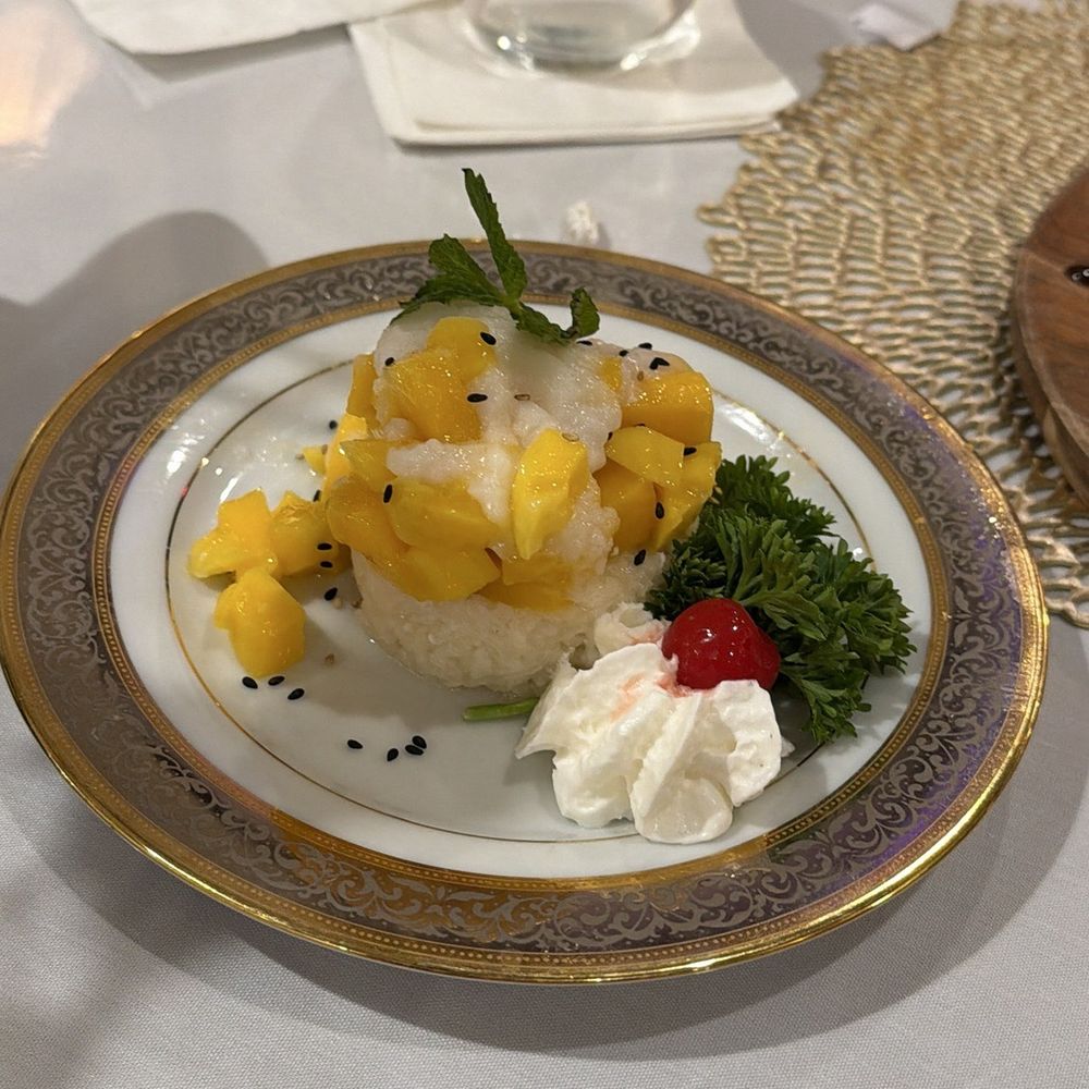 Napar Restaurant - Mango Sticky Rice - Wine Bars Near Me - Bradenton, Florida