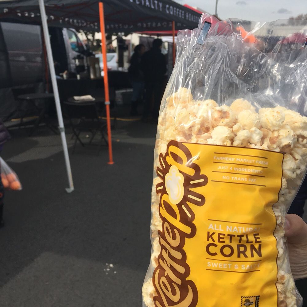 Burlingame Fresh Market - $5 bag of kettle corn - soo addicting! - Farmers Market Near Me - Burlingame, California
