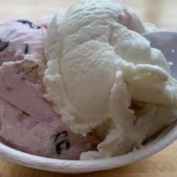 Rose Rock Microcreamery - Rose Rock and Madagascar Vanilla scoops