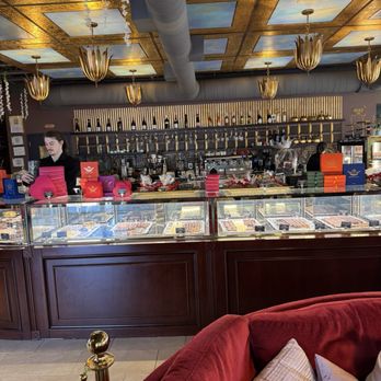 AJ Chocolate House - Chocolatiers & Shops Near Me - Winter Park, Florida