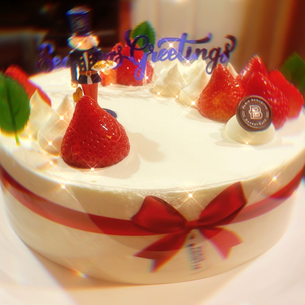Paris Baguette - Nutcracker Strawberry Soft Cream Cake - Coffee & Tea Near Me - Hackensack, New Jersey