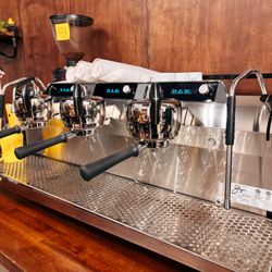 Iris Coffee - Serving house-roasted espresso, expertly pulled from our Slayer Espresso Machine.