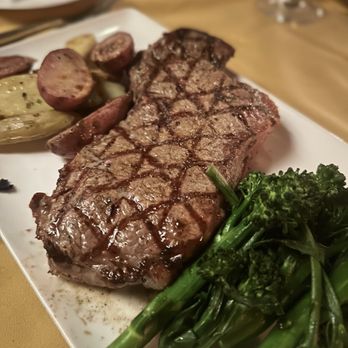 Hugo's Cellar - Ny strip - American Near Me - Las Vegas, Nevada