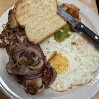 The Café at Michael David Winery - Steak and eggs - New American Near Me - Lodi, California The Café at Michael David Winery - Steak and eggs - New American Near Me - Lodi, California