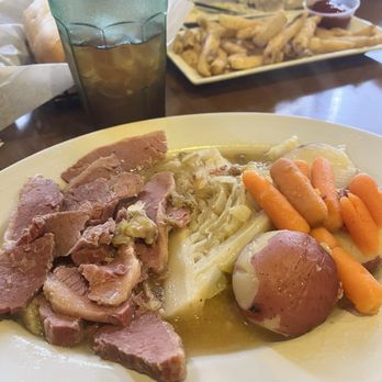 Little Joey's Pizza & Restaurant - Corned beef and cabbage - Pizza Near Me - Ocala, Florida