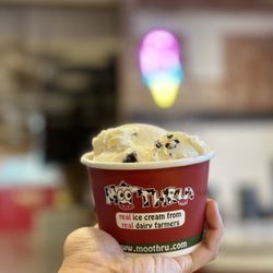 Moo Thru - Cookies and cream ice cream