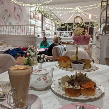 Peggy Porschen - Instagram: TianTianEats - Cafes Near Me - London, XGL Peggy Porschen - Instagram: TianTianEats - Cafes Near Me - London, XGL