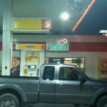 Shell - a truck parked in front of a gas station - Gas Stations Near Me - Vancouver, British Columbia