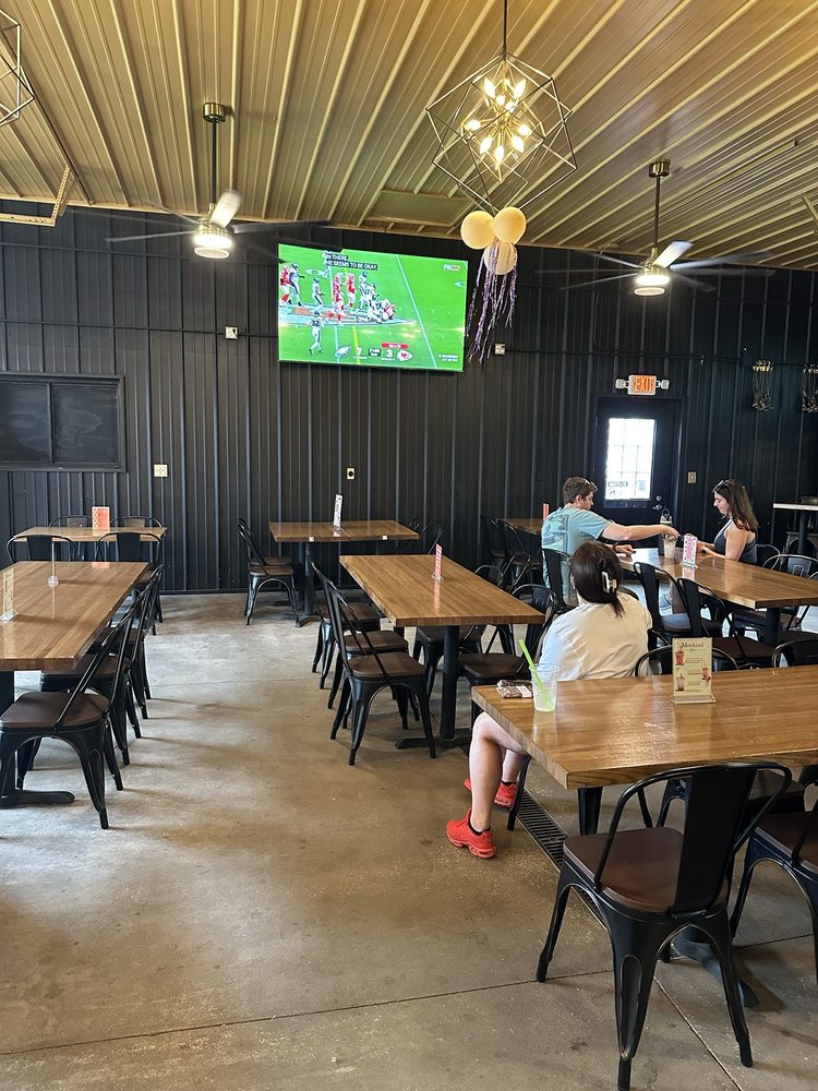 Hometown Olathe Family Farm - vineyard in Olathe, KS