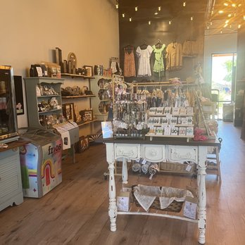85 Local - Women's Clothing Near Me - Peoria, Arizona