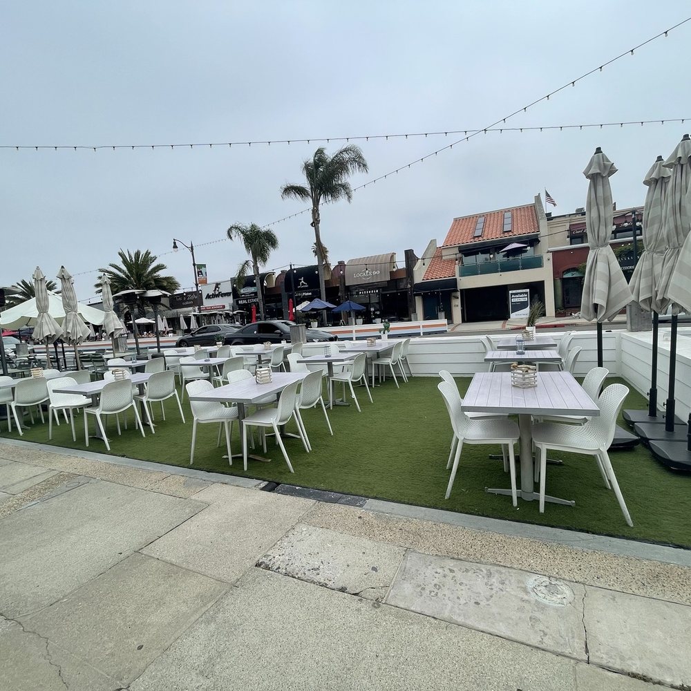 The Hook & Plow - Redondo - Outdoor seating. - New American Near Me - Redondo Beach, California The Hook & Plow - Redondo - Outdoor seating. - New American Near Me - Redondo Beach, California