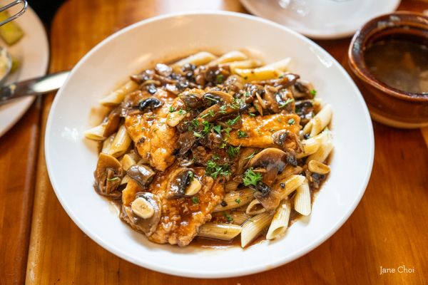Allison’s Restaurant & Bar by null