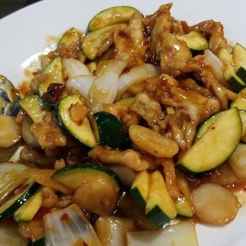 Lucky Bamboo Kitchen - Spicy garlic chicken with veggies! It was delish! - Chinese Near Me - Richardson, Texas Lucky Bamboo Kitchen - Spicy garlic chicken with veggies! It was delish! - Chinese Near Me - Richardson, Texas