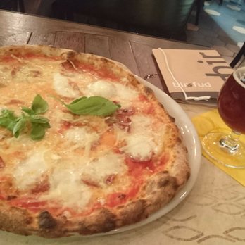 Bir & Fud - Tomate, Salami, Fiori di Latte, Parmesan and a glass of sour beer: A-Renna Gluh from LoverBeer - Pizza Near Me - Rome, RM