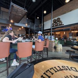 Cantilever Distillery - Bar/inside area
