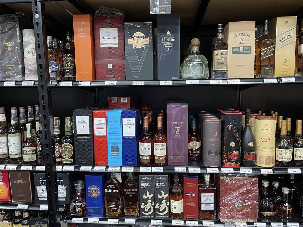 BRIDGEWATER LIQUOR WAREHOUSE Updated October 2024 32 Photos 573