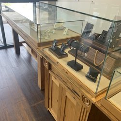 V Jewelers