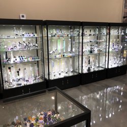 3 Heads Smoke Shop