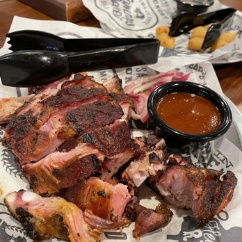Famous Dave’s - Barbeque Near Me - Roseville, Minnesota Famous Dave’s - Barbeque Near Me - Roseville, Minnesota