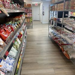 ThaiZapp Asian Grocery - Noodles and rice aisle