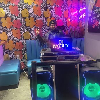 Paint N Pour - Dj Set Up - Paint & Sip Near Me - New York, New York