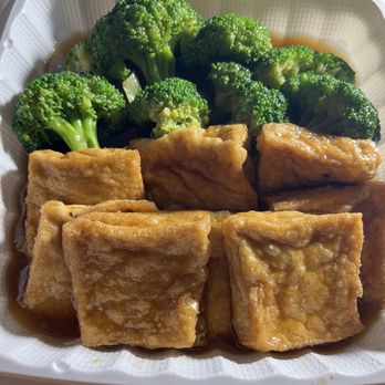 Kevin's Kitchen - Fried tofu with broccoli. - Hong Kong Style Cafe Near Me - Honolulu, Hawaii Kevin's Kitchen - Fried tofu with broccoli. - Hong Kong Style Cafe Near Me - Honolulu, Hawaii