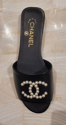 Saks Fifth Avenue by null