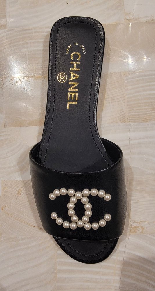 SAKS FIFTH AVENUE Updated October 2024 20 Photos & 38 Reviews 230