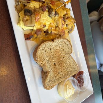 Golden Pancake - American Near Me - St Louis, Missouri