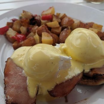 Shorehouse Kitchen - Classic eggs benedict - Coffee & Tea Near Me - La Jolla, California Shorehouse Kitchen - Classic eggs benedict - Coffee & Tea Near Me - La Jolla, California