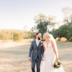 Asteria Florals - Bridal bouquet and boutonniere