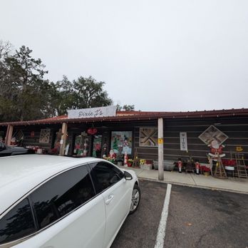 Dixie J's Home Decor - Home Decor Near Me - Williston, Florida