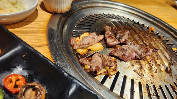 8oz Korean Steak House and Bar by null