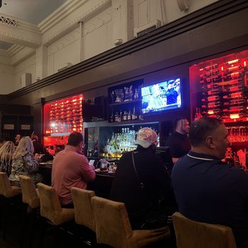 Kres Chophouse - Bar area - Steakhouses Near Me - Orlando, Florida Kres Chophouse - Bar area - Steakhouses Near Me - Orlando, Florida