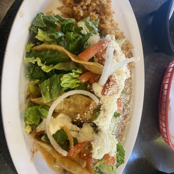 Antojito Como En Casa - Shredded beef tacos sooooo good!! Beans were amazing good!! - Mexican Near Me - El Centro, California