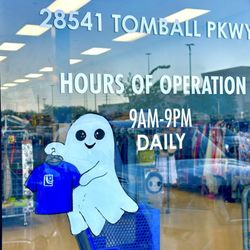 Love that they always decorate! Loving this GW Ghosty!