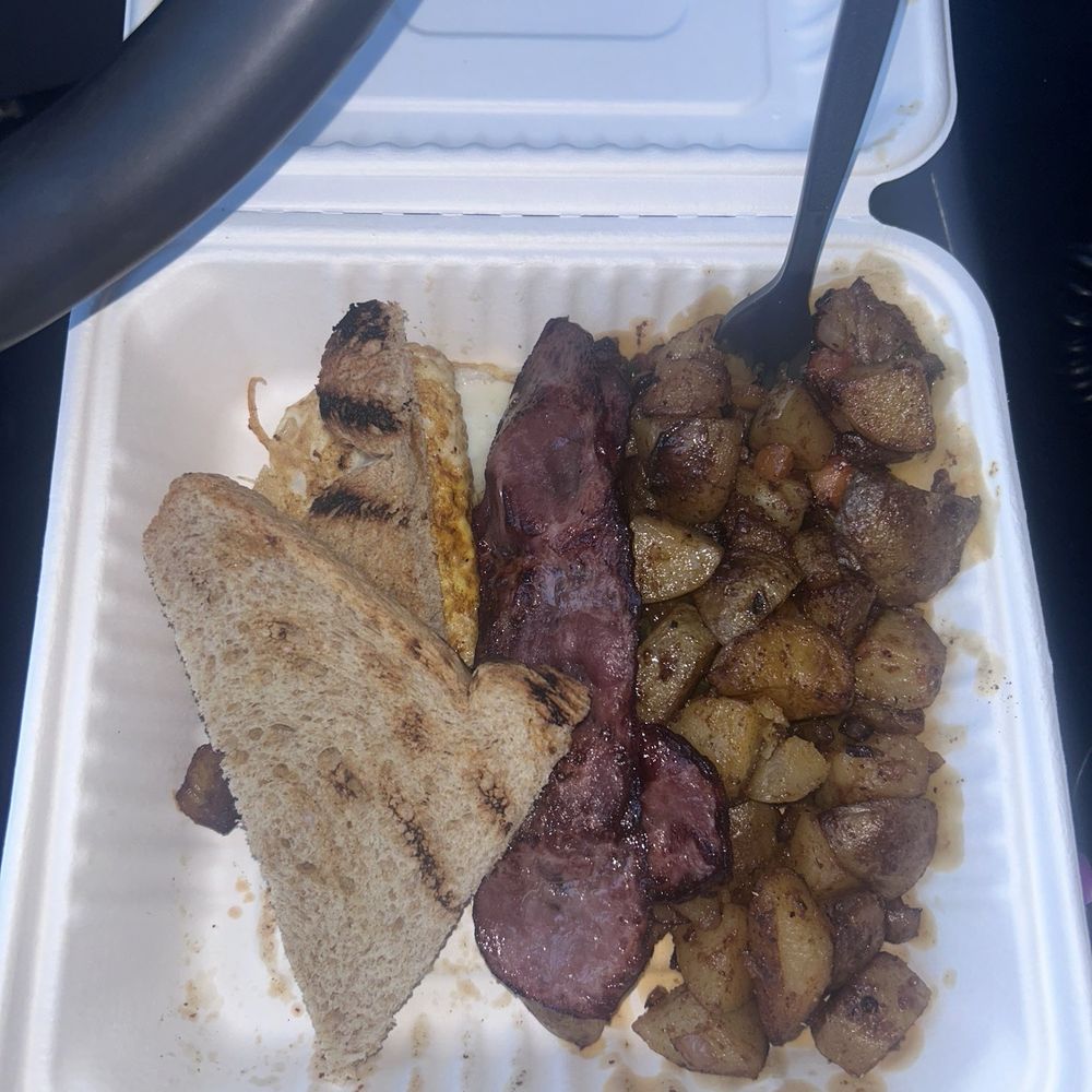Gussy's Cafe - Country Eggs with bacon, home fries and toast - Breakfast & Brunch Near Me - Jersey City, New Jersey Gussy's Cafe - Country Eggs with bacon, home fries and toast - Breakfast & Brunch Near Me - Jersey City, New Jersey