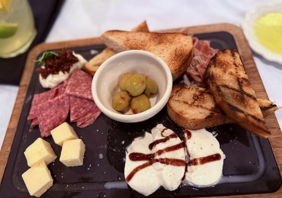 Maggiano's Little Italy by null