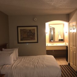 Atlantis Inn - Two full size beds in the room