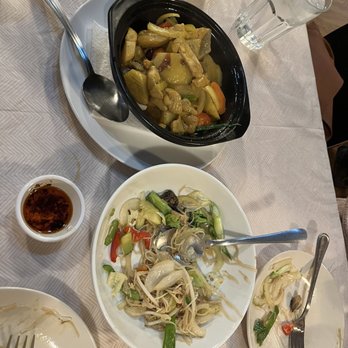 Li's noodles - Pan Asian Near Me - Matthews, North Carolina