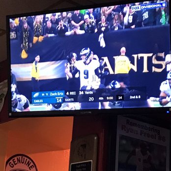 Putney's Pitstop Sports Bar and Grill - In EVERY SINGLE direction you look...there is a TV! - Sports Bars Near Me - Tucson, Arizona Putney's Pitstop Sports Bar and Grill - In EVERY SINGLE direction you look...there is a TV! - Sports Bars Near Me - Tucson, Arizona