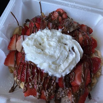 Sweets On Wheels - Funnel cake with Nutella, strawberries, and whipped cream - Desserts Near Me - Huntington Park, California Sweets On Wheels - Funnel cake with Nutella, strawberries, and whipped cream - Desserts Near Me - Huntington Park, California
