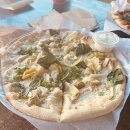 mod, alfredo sauce, spinach,chicken,green peppers, artichokes