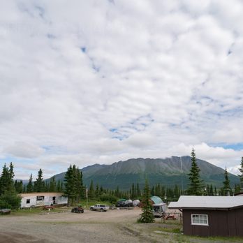 Clearwater Mountain Lodge - the grounds - Bed & Breakfast Near Me - Cantwell, Alaska