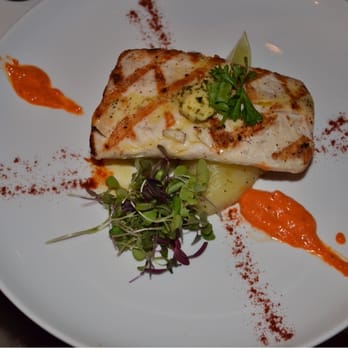 Real Cafe - Dorado a la parrilla - Spanish Near Me - Miami, Florida